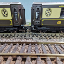 Load image into Gallery viewer, Set of 3 Hornby Pullman Coaches - O0 Gauge
