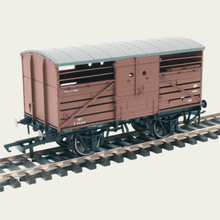 Load image into Gallery viewer, Hornby - R6840 - BR (Ex SR) - 10 Ton - Bulleid Cattle Wagon - BR Bauxite - S52345 - OO Gauge
