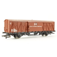 Load image into Gallery viewer, Hornby - R740 - Anglo Continental Ferry Van - Hfs - British Railways Livery - OO Gauge
