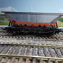Load image into Gallery viewer, Rake of 6 - Hornby - HAA Hopper Wagons - OO Gauge

