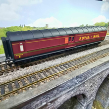 Load image into Gallery viewer, Hornby - Royal Mail Coach - Maroon Livery - OO Gauge
