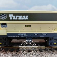 Load image into Gallery viewer, Hornby - Double Bay - PGA Tarmac Hopper Wagon  - Tarmac Livery - OO Gauge
