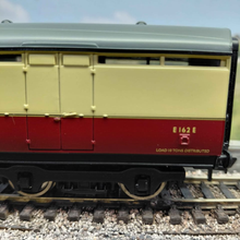 Load image into Gallery viewer, Bachmann - Thompson BG Coach - Full Brake - BR Crimson &amp; Cream - OO Gauge
