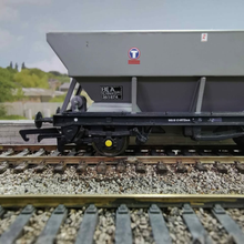 Load image into Gallery viewer, Bachmann 46 Tonne HEA - Hopper Wagon - Transrail - 00 Gauge
