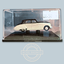 Load image into Gallery viewer, Armstrong Siddeley Star Sapphire - Black and Ivory  Reg. No. URD 153- 1:76 Scale Model
