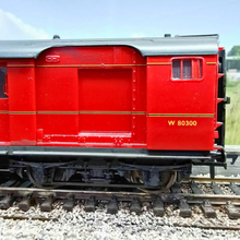 Load image into Gallery viewer, Bachmann - TPO Sort Van - Royal Mail Coach - W 80300 - OO Gauge
