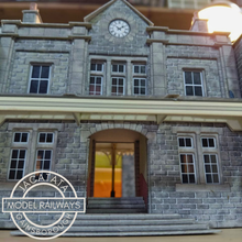 Load image into Gallery viewer, Metcalfe - PO320 - Mainline Station/Booking Hall - Ready Made - OO/HO Gauge
