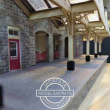 Load image into Gallery viewer, Metcalfe - PO320 - Mainline Station/Booking Hall - Ready Made - OO/HO Gauge
